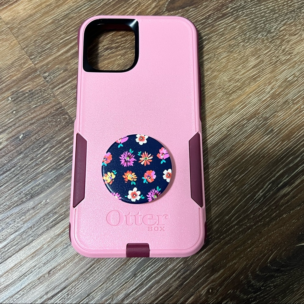 iPhone 11 Pro commuter series with pop socket